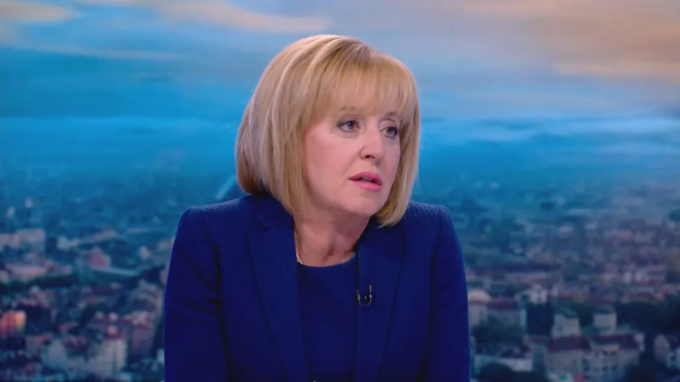 Мая Манолова призова лидерите и вляво, и вдясно да последват нейния пример и да дадат път на младите